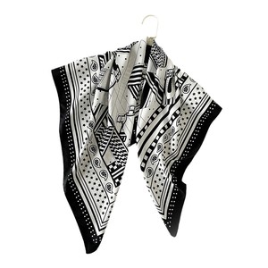 Écharpe en satin effet soie twill, motif cachemire, accessoire minimaliste pour le cou, design imprimé personnalisé - Product Image 5