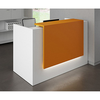 Petite table d'accueil rose, panneau de réception, tissu, magasin, mobilier, comptoir de caisse, design de table