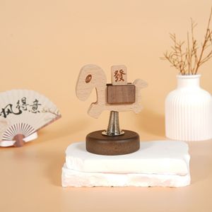 Cheval à bascule en bois massif, ornement en hêtre et noyer noir, décoration Feng Shui pour bureau, maison, étude, cadeau - Product Image 3