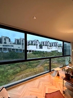 Fenêtres coulissantes électriques en alliage d'aluminium avec double vitrage trempé transparent, design moderne pour l'extérieur