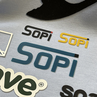 Etiquettes personnalisées Sport Football Logo 3D en relief en caoutchouc de silicone à repasser sur transfert de chaleur pour vêtement vêtements Etiquettes pour T-shirts