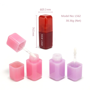 <span class=keywords><strong>Tube</strong></span> de brillant à lèvres vide rectangulaire arrondi violet avec <span class=keywords><strong>bouchon</strong></span> à vis, applicateur floqué, logo personnalisé, en PETG, emballage cosmétique portable - Product Image 2