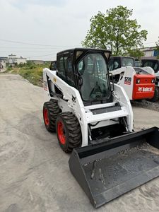 Chargeuse compacte sur pneus d'occasion Bobcat S160 d'origine américaine, moteur Kubota, pour travaux de construction. - Product Image 2