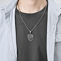 Kalung Berlapis Emas 18k Bentuk Perisai Santo Michael Anti-Kusam dan Personal, Liontin Baja Tahan Karat 316L untuk Pria