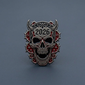 Distintivo a forma di teschio cornuto in lega di zinco pressofusa, smaltato morbido, placcato nichel nero, personalizzato all'ingrosso per eventi di Halloween - Product Image 2