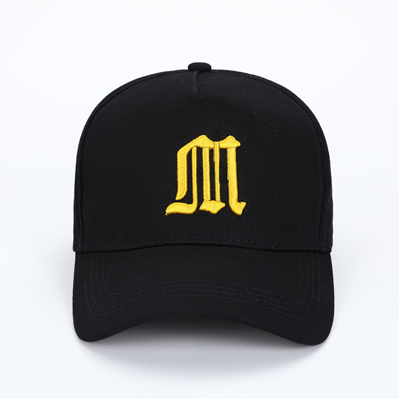 Negro con logo dorado