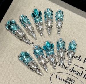Venta al por mayor de alta calidad Nail Art Bling Stones Press on Nails <span class=keywords><strong>uñas</strong></span> postizas hechas a mano 10 piezas pintadas a mano - Product Image 2