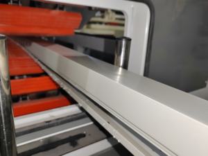 PVCプロファイル生産ラインスロット付きワイヤーダクトPVCフレキシブルトランキングダクトケーブル配線ダクトカバー付き押出機 - Product Image 5