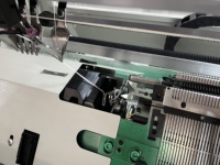 Machine à tricoter plate industrielle informatisée GS-RW372 à 16 alimentateurs, entièrement électrique, pour pulls à motifs multiples – Meilleur rapport qualité-prix