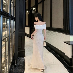 Vestido Maxi de Punto Moderno para Mujer, con Hombros Descubiertos, Jacquard Blanco con Lazo Negro, para Salir de Noche con Estilo Elegante - Product Image 3