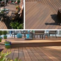 Planches de terrasse en composite bois-plastique co-extrudé anti-UV, revêtements de sol en WPC imperméables à l'aspect bois