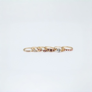 Set di Anelli Impilabili Placcati Oro con Gemme per Donne, Incastonatura di Zirconi, Gioielli Eleganti e Minimalisti alla Moda, Regolabili - Product Image 1