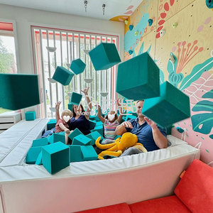 Moetry Fashion Design Salle de sport sensorielle intérieure Salle de jeux pour enfants Mur d'escalade en <span class=keywords><strong>bois</strong></span> avec barres de singe Fosse en mousse souple - Product Image 4