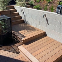Revêtement de terrasse composite de qualité supérieure, revêtement de terrasse WPC, revêtement de sol imperméable et écologique pour hôtels et villas