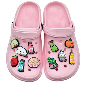 Nouvelle Série Jelly Cat en Promotion : Accessoires en Caoutchouc pour Chaussures et Boucles, Disponibles en Stock - Product Image 6