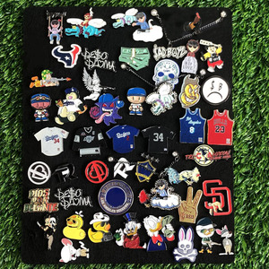 Tùy chỉnh khung cap Clip Hot Bán khung pins biên giới hat pins giá rẻ khung được trang bị hat pins với kim cương chấp nhận OEM/ODM - Product Image 1