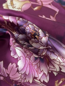Robe longue en satin Aunty Vibe à imprimé tribal avec écharpe, ensemble 2 <span class=keywords><strong>pièces</strong></span>, fourni par le vendeur - Product Image 3