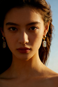 Boucles d'oreilles pendantes carrées en émail bleu plaqué or 18 carats en acier inoxydable, vente en gros directe d'usine pour femmes - Product Image 4