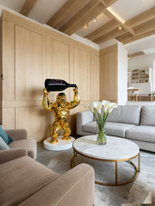 <span class=keywords><strong>Nueva</strong></span> Llegada, Gorilas Galvanizados en Oro Sosteniendo una Botella de Vino, Estatua Geométrica de Gorila <span class=keywords><strong>King</strong></span> <span class=keywords><strong>Kong</strong></span> de 40 cm, Decoración para el Hogar, Artesanía de Resina - Product Image 3