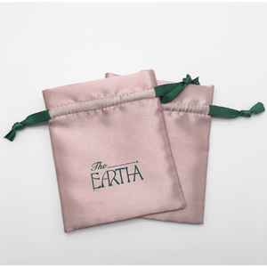 Pochette <span class=keywords><strong>en</strong></span> satin de <span class=keywords><strong>soie</strong></span> rose pâle luxueuse <span class=keywords><strong>avec</strong></span> cordon de serrage, logo personnalisé, ruban vert, sac cadeau pour bijoux, cosmétiques, organiseur de voyage - Product Image 6