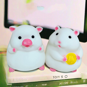 Adorable jouet à presser en forme de hamster et de cochon de 11,5 cm, super rebondissant pour enfants et adultes, cadeau anti-stress pour les journées chargées et les moments de détente - Product Image 2