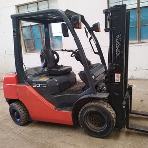 Toyota 30 Forklift Electric Lift Truck <b>Red</b> And Black Industrial <b>Material</b> Handling Equipment - Product Image 2