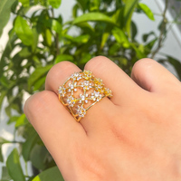 Trendiger Messingring mit 18K Goldplattierung, Rundem Zirkonia-Schliff, Hohl, Breit, Verstellbar, Offener Fingerring für Damen, Jubiläumsgeschenk