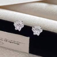 Nouvelles boucles d'oreilles en cuivre et zircon en forme de patte de chat, fraîches, douces, délicates, style coréen, pour femmes, à porter au quotidien.