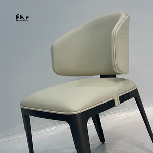Chaise de salle à manger moderne en cuir PU, design contemporain, rembourrée, mobilier de restaurant, structure noire, revêtement beige - Product Image 4
