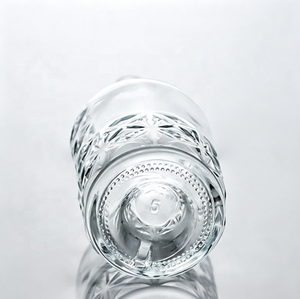 Bouteille en verre gravée en forme d'étoile de 750 millilitres, bouteille incurvée en relief, adaptée au whisky, à la vodka, au <span class=keywords><strong>gin</strong></span> - Product Image 4