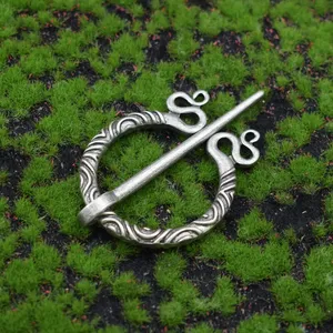 Spilla da Collo Geometrica Retrò Stile Vichingo Norreno, Fibula Annodata Intrecciata, Spilla da Uomo per Mantello, Sciarpa e Cappotto - Product Image 2