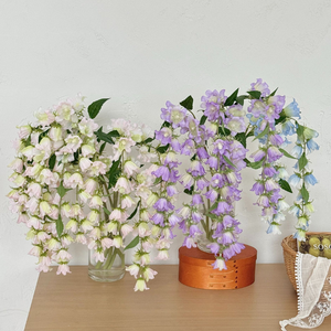 Ghirlanda di Campanule Artificiali in Seta - Realistiche Fioriture Pendenti per Decorazioni Casa e Matrimoni - Product Image 2