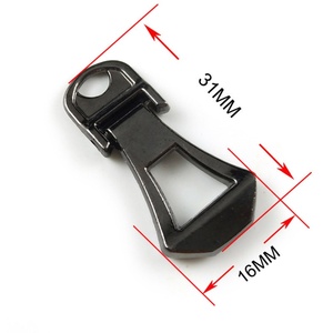 Tiradores de Cremallera Metálicos Personalizados con Logotipo en Dorado - Product Image 3