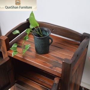 Credenza in Legno Massello Stile Cinese Tradizionale - Mobile Contenitore a Doppia Anta con Fascino Vintage per Angolo Esterno/Balcone - Product Image 4