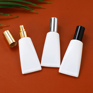 Nouveauté : flacon pulvérisateur plat en verre blanc de 10 ml pour échantillons de cosmétiques, huile ou parfum, avec bouchon - Product Image 2