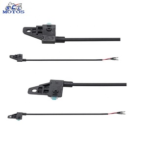 Interrupteur d'arrêt avant étanche <span class=keywords><strong>de</strong></span> rénovation <span class=keywords><strong>de</strong></span> moto <span class=keywords><strong>de</strong></span> haute qualité Assy pour ligne d'induction <span class=keywords><strong>de</strong></span> <span class=keywords><strong>frein</strong></span> à disque <span class=keywords><strong>de</strong></span> maître-<span class=keywords><strong>cylindre</strong></span> <span class=keywords><strong>BREMBO</strong></span> - Product Image 3