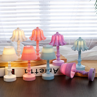 Veilleuse en cristal créative petit bureau chambre lampe de chevet atmosphère cadeau d'anniversaire pour les amis bouton batterie LED décoration