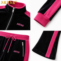 Ensemble de survêtement en velours personnalisé pour femme, collection Automne Hiver 2026, avec veste à col montant et blocs de couleur, et pantalon évasé en velours