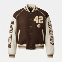 Veste de baseball vintage en laine marron avec manches en PU crème, numéro 42 en chenille, broderie EXTRA INNINGS, style Letterman