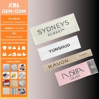 Étiquettes en tissu personnalisées d'usine, étiquettes de col de vêtement haute densité, étiquettes tissées de luxe en satin et damassé pour vêtements