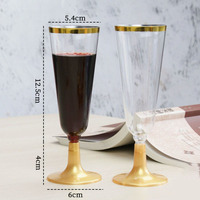 MOQ 12 pièces, gobelets à cocktail jetables en plastique de 5 oz, modèle Margaret, bord et base dorés, gobelets à vin pour mousse, avec emballage cylindrique en PVC