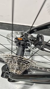 Complet Ultralight |   Fourche intégrée avec roues, barre intégrée, frein à disque Flat Mount, 105 DURA-ACE Di2 ST9270-24s Full - Product Image 4
