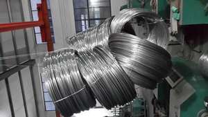 Alambre de Acero con Alto Contenido de Carbono Galvanizado en Caliente de Fábrica China, 70-80 kg/mm² de Resistencia a la Tracción, para Cables y Cuerdas - Product Image 3