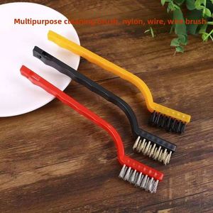Ensemble de nettoyage de cuisine multifonctionnel cinq pièces en plastique durable avec brosse pour cuisinière et grattoir pour hotte aspirante inclus - Product Image 2