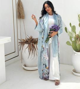 Loriya Fabricant et <span class=keywords><strong>grossiste</strong></span> d'abayas tendance, vêtements musulmans avec ourlet à imprimé large, robe islamique <span class=keywords><strong>de</strong></span> créateur - Product Image 2