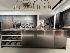 Meubles de cuisine modernes modulaires de conception américaine, armoires de cuisine et îlot central, acier inoxydable 304 noir PVD - Product Image 5
