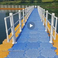 Pont flottant modulaire en HDPE pour bateau avec plateforme en cubes de ponton articulée pour quai de marina