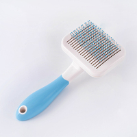 Fournitures pour animaux de compagnie un clicker auto-nettoyant bain massage brosse épilateur pour animaux de compagnie