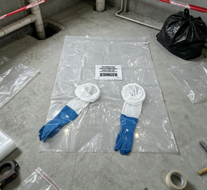 Bolsas de Contención Industriales para Tuberías de 6 Mil para Trabajos de Remediación de Asbesto, 44 x 60 Pulgadas - Product Image 4