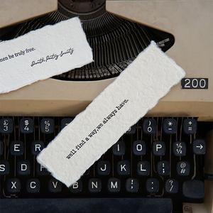 Etichette personalizzate con bordo grezzo e biglietti di ringraziamento, in carta riciclata fatta a mano con texture ruvida - Product Image 1